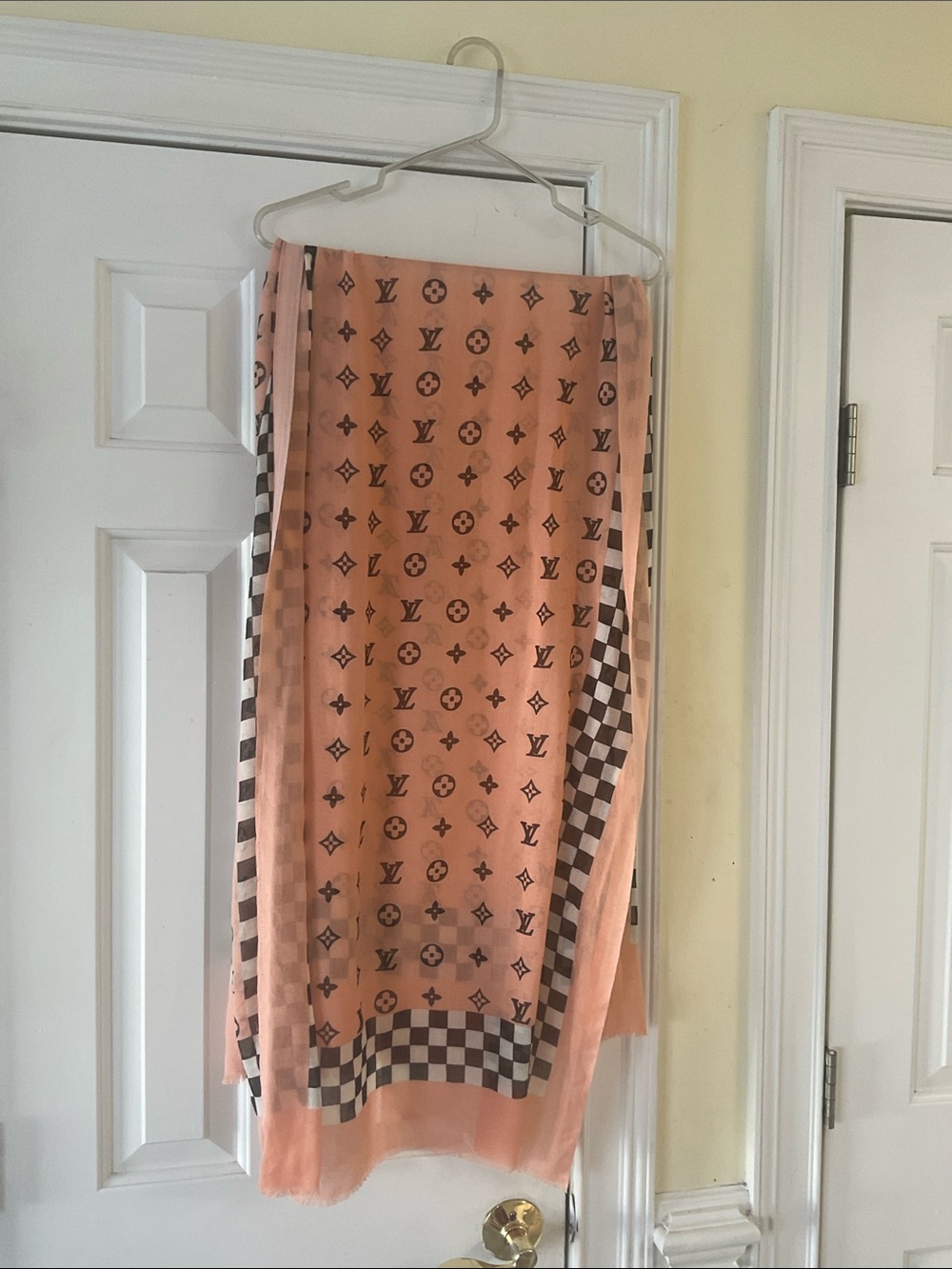 Fashion LV Scarf - Picture 4 of 6